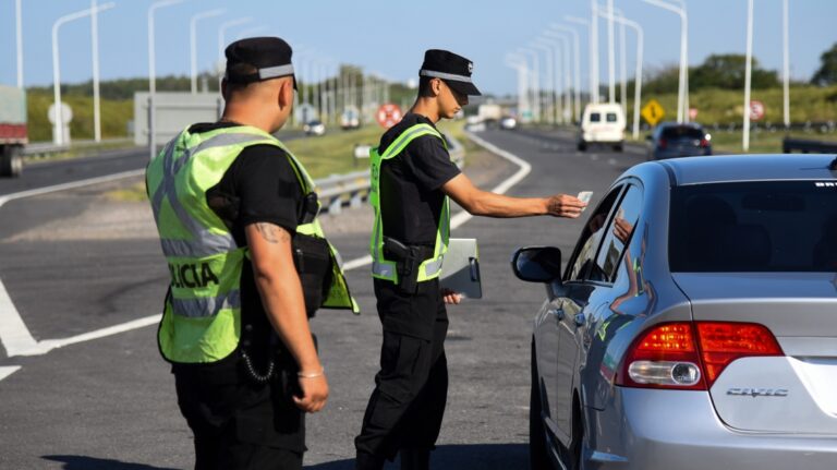 Cinco hombres demorados tras el hallazgo de estupefacientes