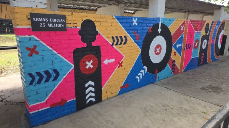 Renovación en Tiro y Gimnasia: sumaron un mural en el polígono