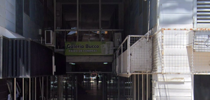 Se robó una remera de la Galería Bucco y fue atrapado en pleno centro