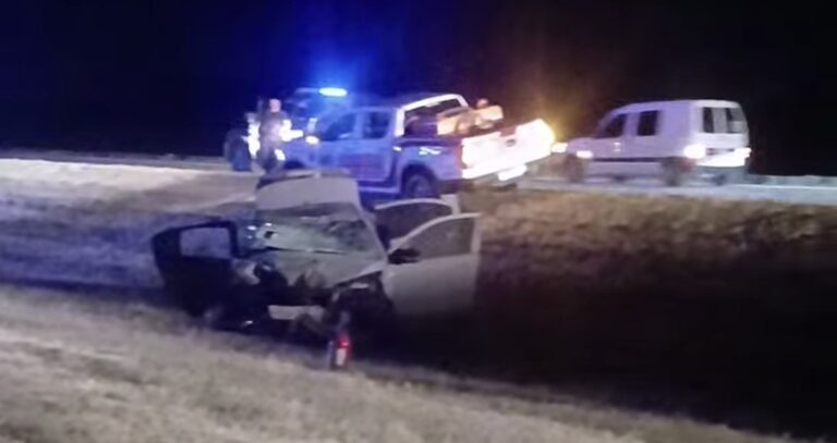 Violento choque en Autovía 19: un auto terminó en la banquina y una mujer fue hospitalizada