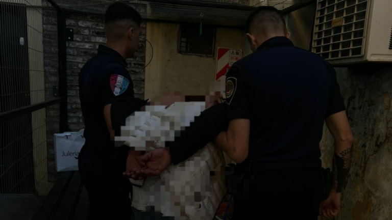 Detenido por agredir a un policía en pleno centro