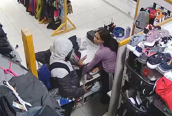 Robo con arma blanca a un comercio de San Francisco