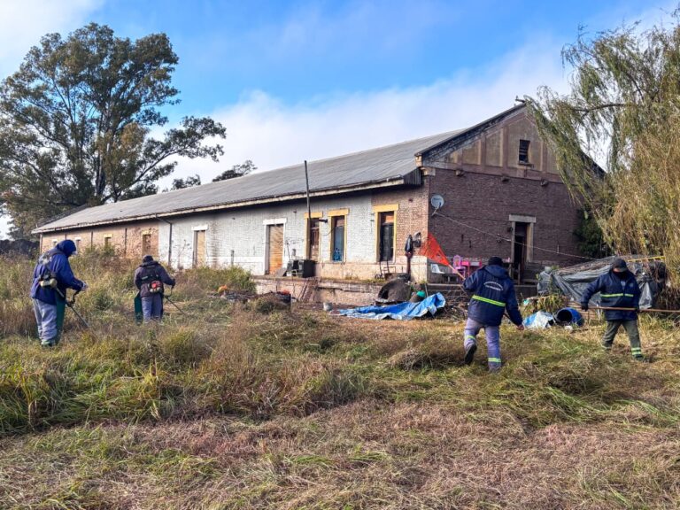 Avanzan los trabajos de mantenimiento en el predio del Ferrocarril Belgrano