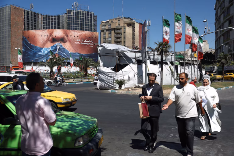 Estados Unidos e Irán intercambiaron nuevos ataques en medio del estancamiento de las negociaciones para poner fin a la guerra