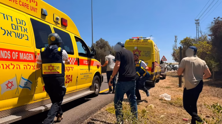 Al menos un muerto y cinco heridos en un ataque terrorista en el centro de Israel