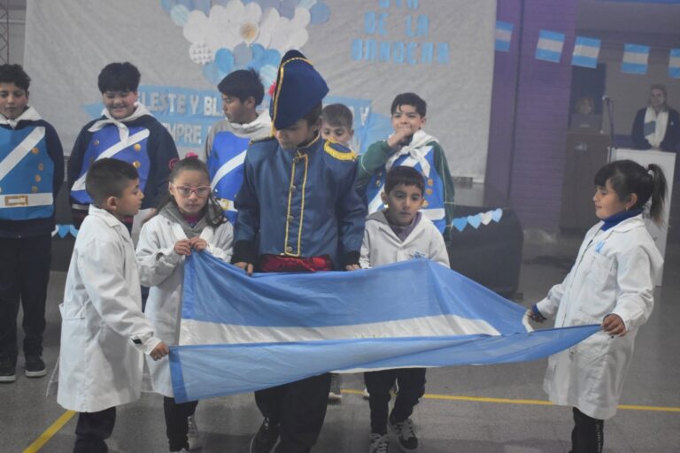 Acto Oficial por el Día de la Bandera