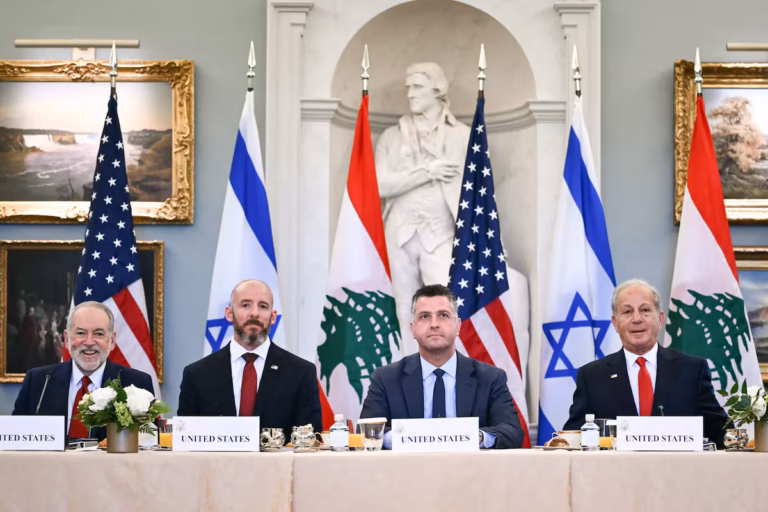 Israel y Líbano acordaron un alto el fuego que podría allanar un acuerdo con Irán, pero todavía persisten dudas