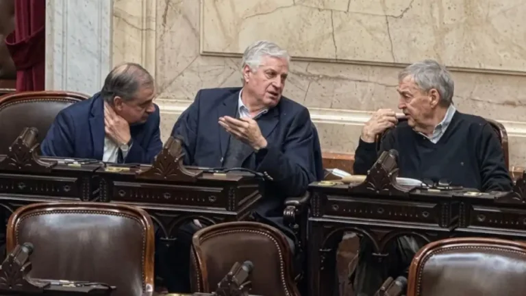 Juan brugge carlos gutierrez y juan schiaretti en diputados
