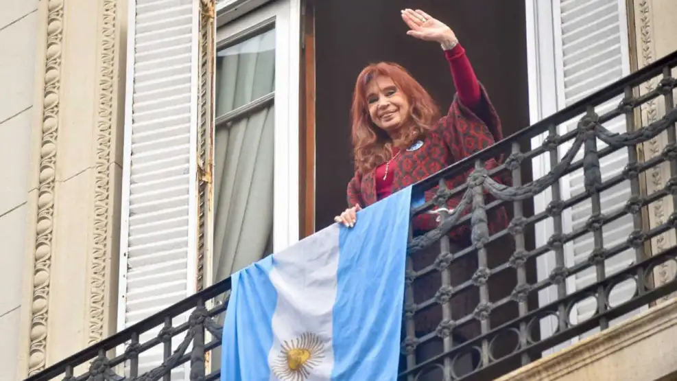 25 de mayo frente al departamento de cristina kirchner 25052026
