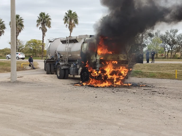 Morteros: Bomberos combatieron dos incendios en pocas horas