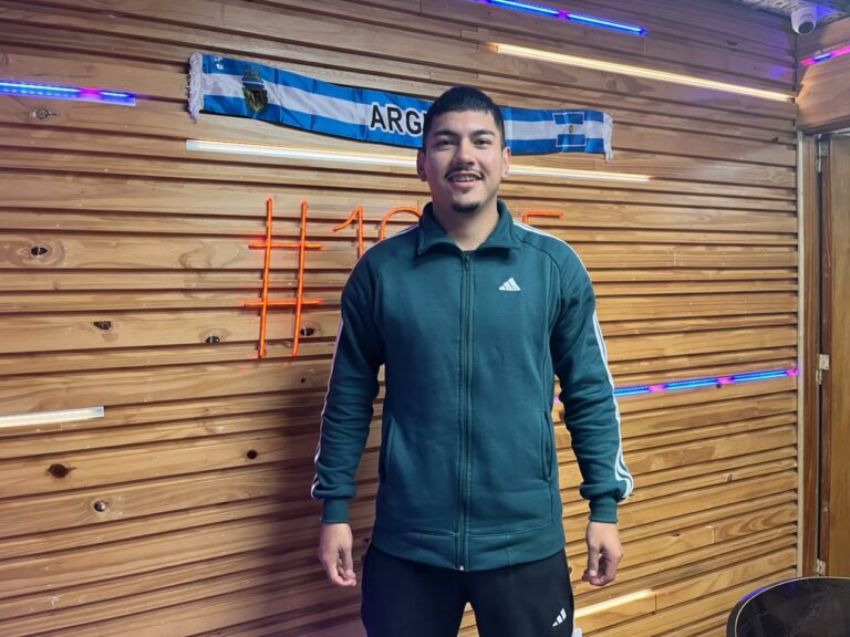 Gonzalo Tarifa: «Para ser profesional, uno tiene que sentirse futbolista primero»