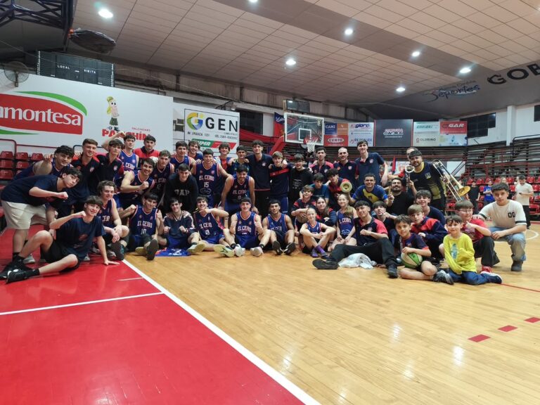 El Ceibo aplastó a Almagro, avanzó a semifinales y quedó a cuatro triunfos del ascenso