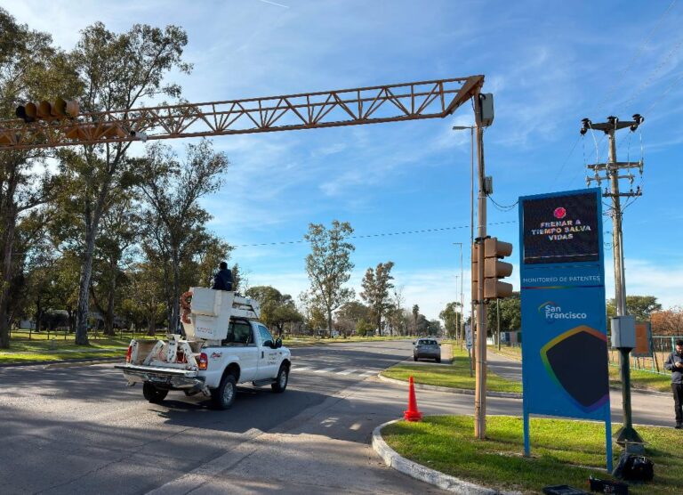 El Municipio asegura que el sistema de lectura de patentes continúa operativo aunque las cámaras no están