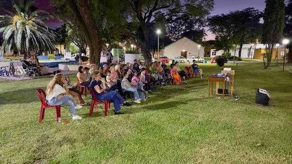 Laspiur vive la 3ª Feria del Libro con autores y actividades en todo el pueblo
