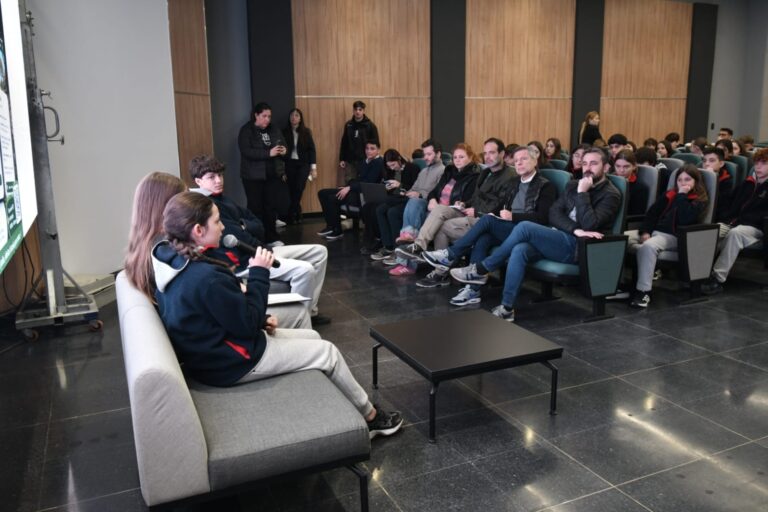 Alumnos de 2º año presentaron proyectos para intervenir el Jardín Botánico