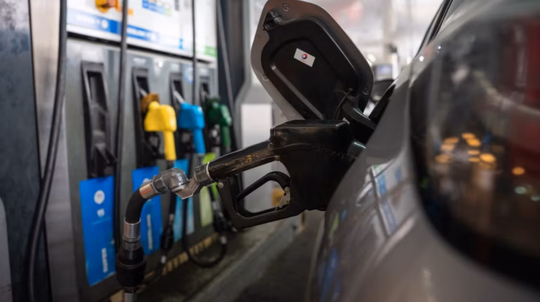 La venta de combustibles cayó por sexto mes consecutivo y acumula una baja del 9% en lo que va del año