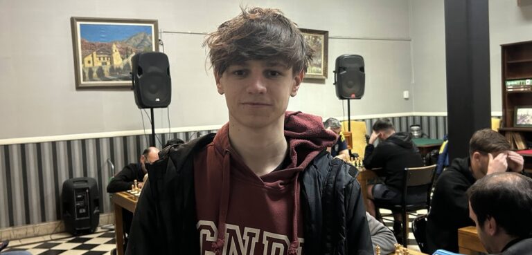 Patricio Grospietro y una pasión que lleva 16 años: el ajedrez busca ganar espacio en San Francisco