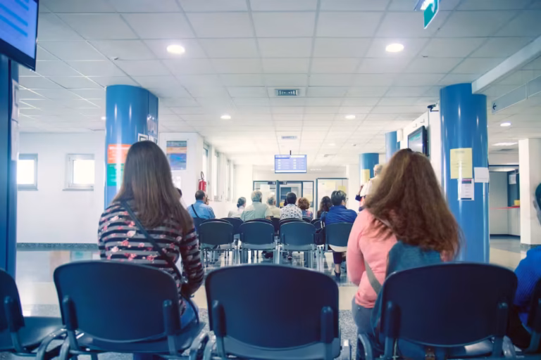 Extranjeros no residentes deberán pagar por la salud en hospitales nacionales: las excepciones