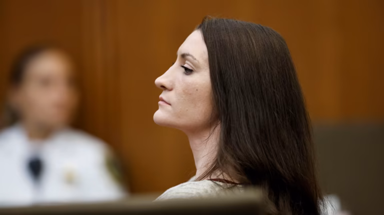 Juicio a Lindsay Clancy: la madre acusada de matar a sus tres hijos que divide a Estados Unidos