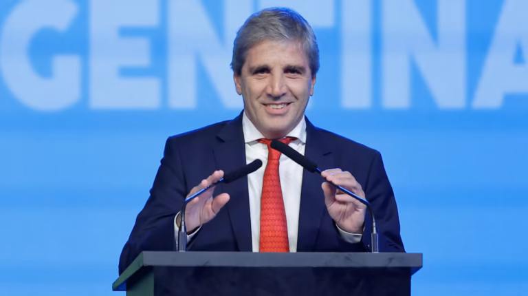 Luis Caputo viaja al G20 para defender el rumbo económico de Argentina y podría reunirse con Scott Bessent