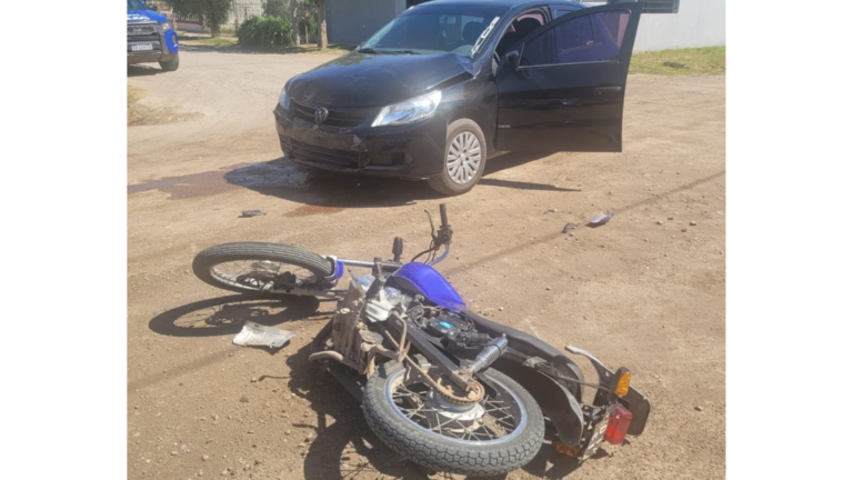 Fuerte choque en Devoto: un motociclista resultó gravemente herido