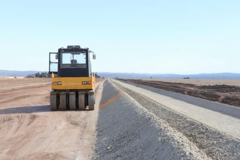 Córdoba invertirá más de $19.500 millones en obras para mejorar caminos rurales