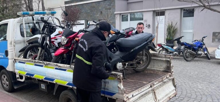 Secuestraron 14 motocicletas en un control vehicular en barrio Vélez Sarsfield