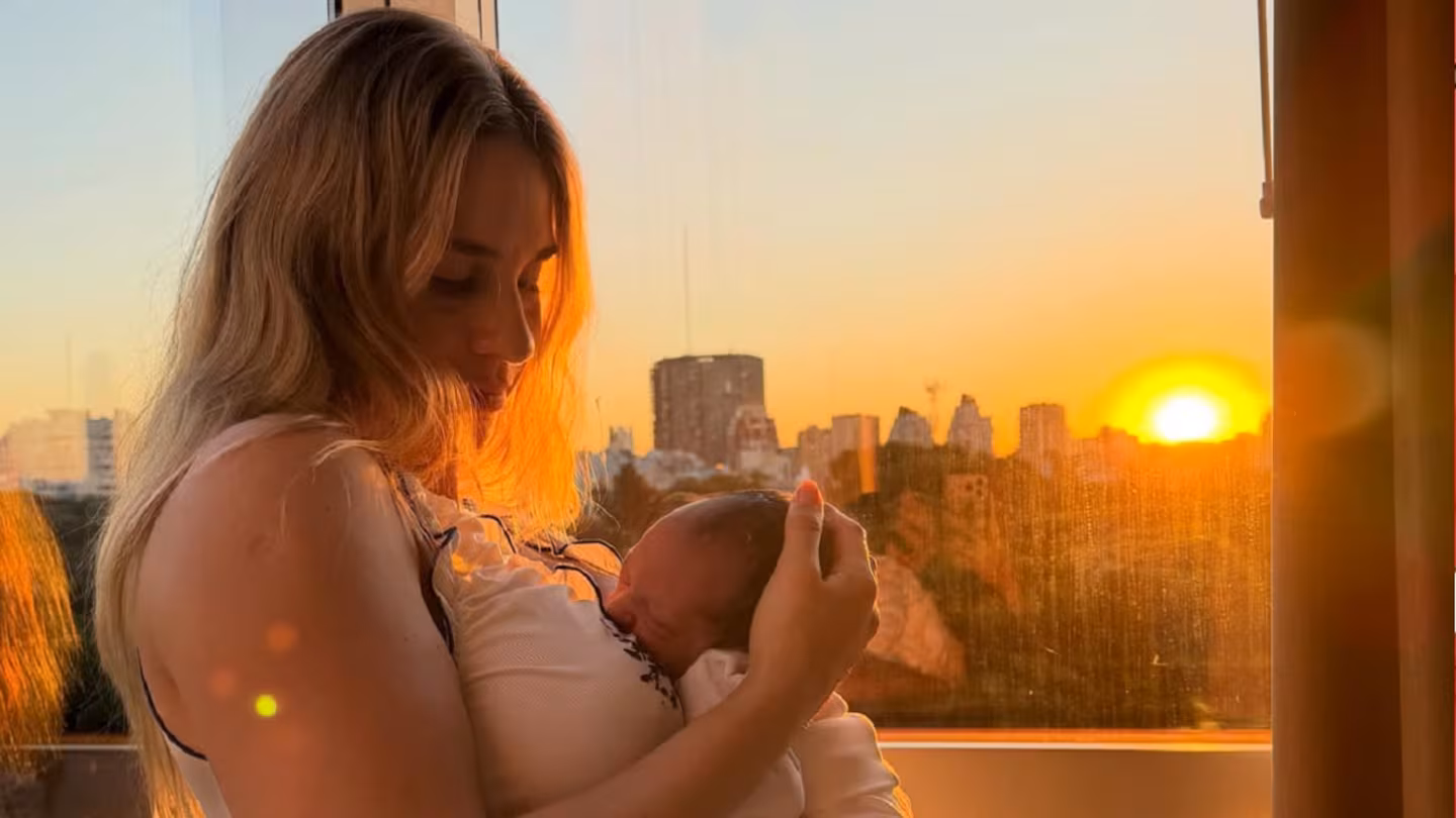 Nuevas fotos de julieta puente y su hija serena D7DYFKRCRRG2FCYLTTIULD62HM