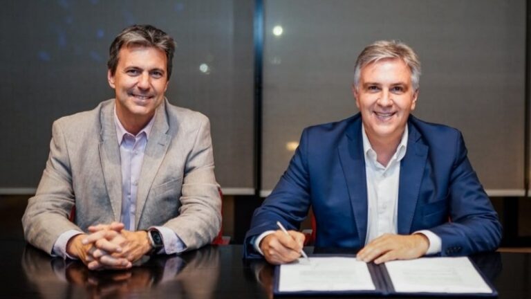 Llaryora envió a la Legislatura un proyecto para impulsar la inversión industrial y el empleo