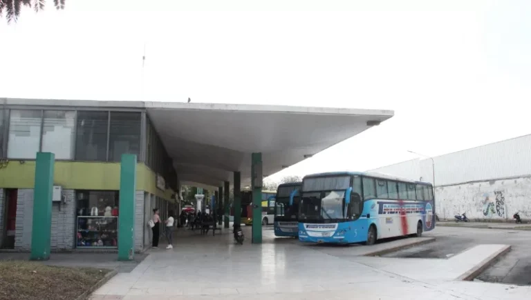 Aprehendieron a un hombre por provocar disturbios en la Terminal de Ómnibus