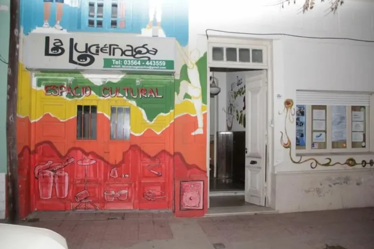 La Luciérnaga busca sponsors para fortalecer su taller de barbería en San Francisco