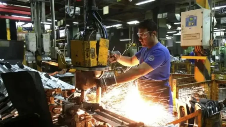 La industria metalúrgica cordobesa perdió más de 2.100 empleos en un año