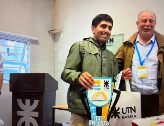 El IPET 50 se quedó con el primer puesto en el concurso de puentes de fideos