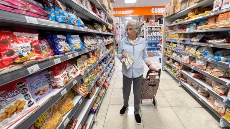 La canasta mensual de los jubilados supera los $2 millones y cuadruplica el haber mínimo