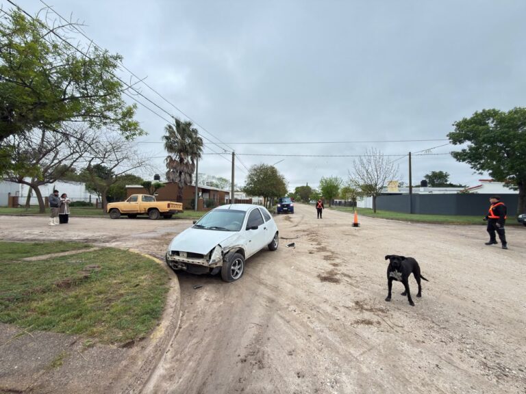Alicia: un choque entre una camioneta y un auto dejó lesionados a una mujer y a su hijo