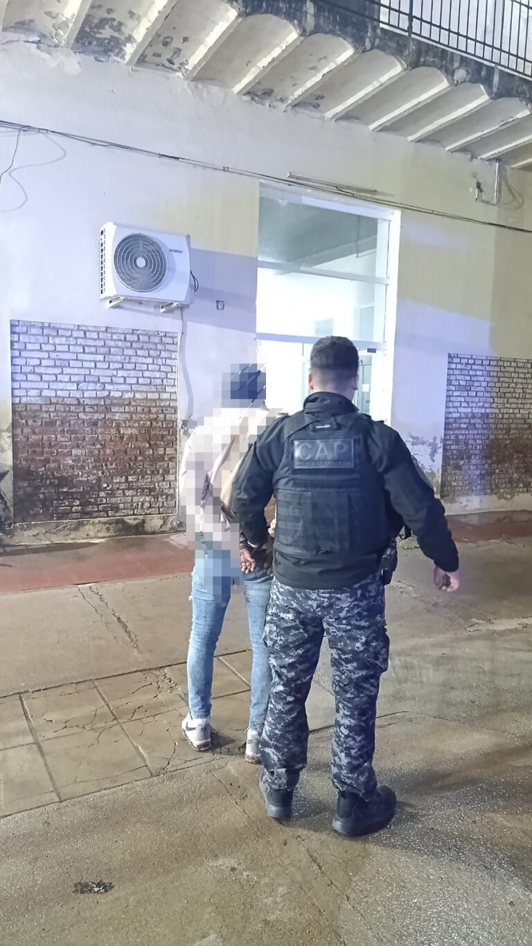 Detectan a dos sospechosos en moto gracias a las cámaras y terminan detenidos