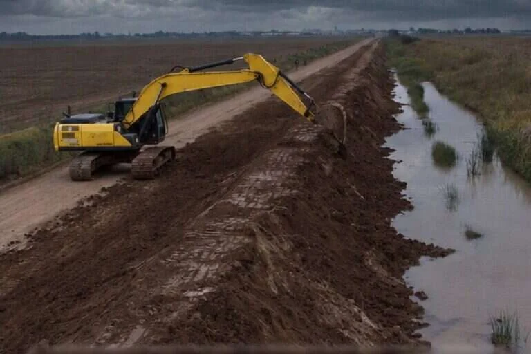Córdoba refuerza los trabajos en caminos rurales ante la llegada de El Niño