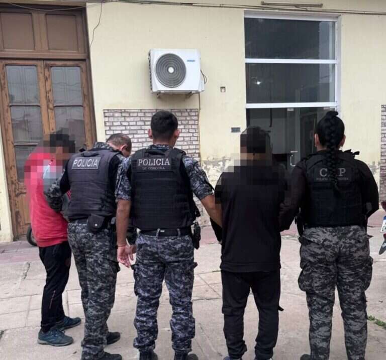 Los descubrieron antes de actuar: dos hombres aprehendidos y una moto secuestrada