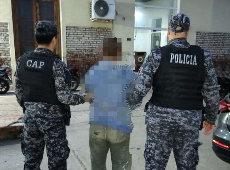 Iba en moto, la Policía detectó adulteraciones y terminó aprehendido