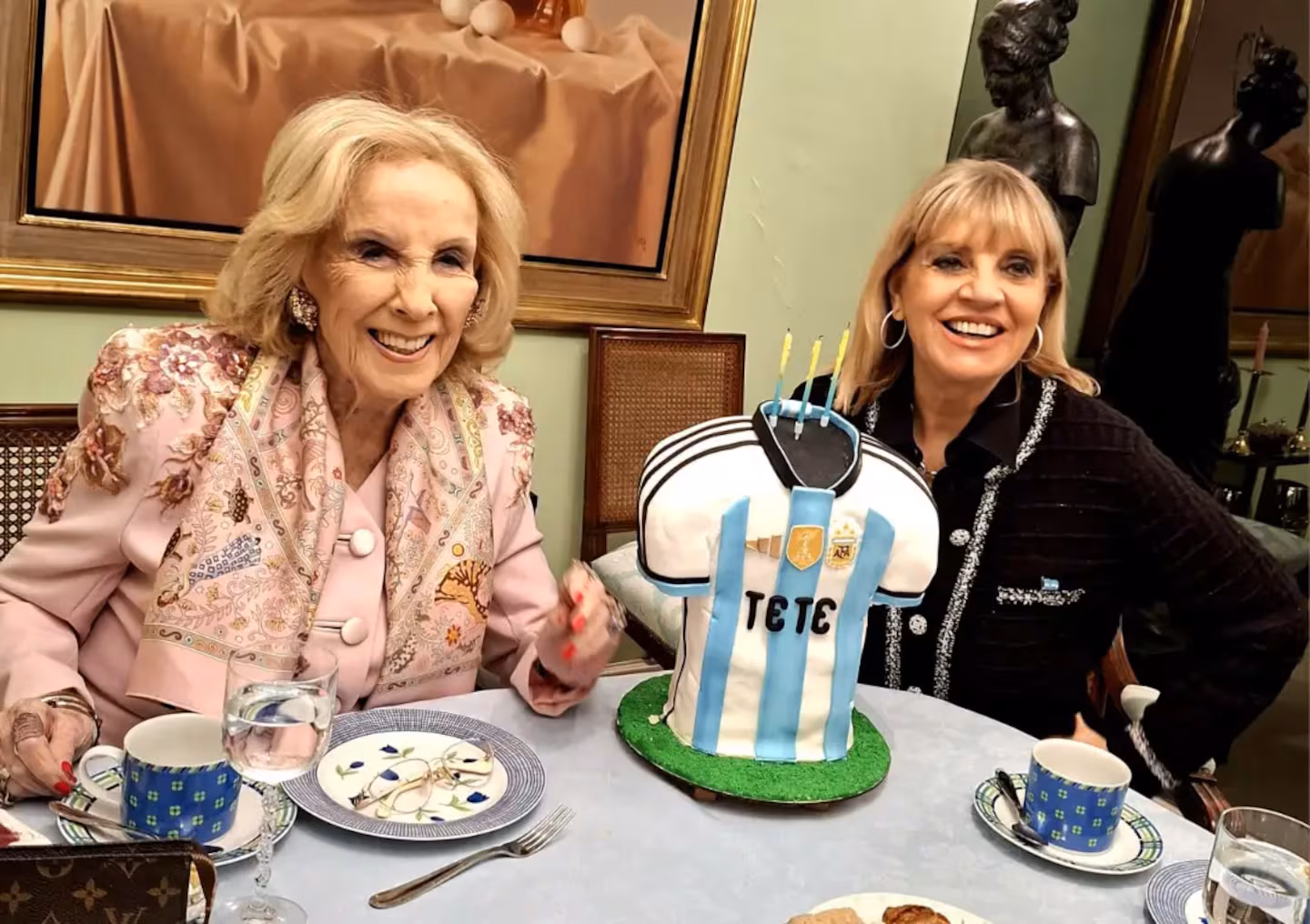 Mirtha legrand y tete coustarot foto instagramtetecoustarotoficial 42DA25HTMFDORDTCZ3XDJQHT6E