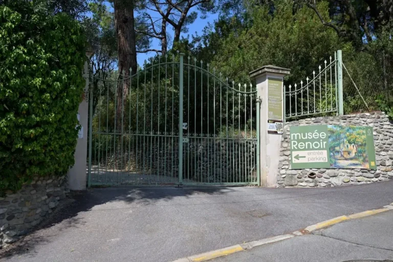 Cinco detenidos por el robo de dos obras de Renoir en Francia